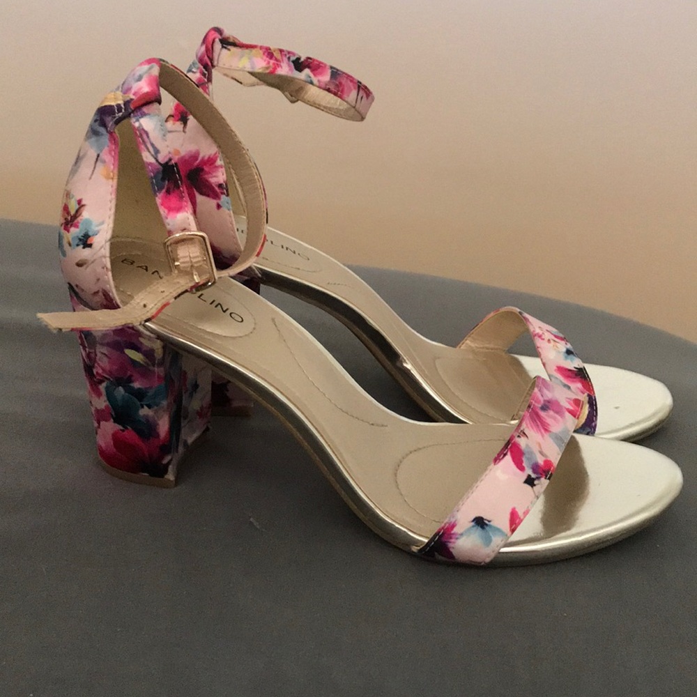 Shoes - Picture 2 of 5